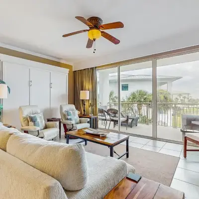 Lovely condo with pool hot tub modern furnishings pickleball - near beach