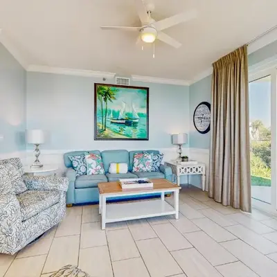 Conveniently located Gulf condo with spacious layout pool & pickleball