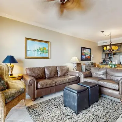 Elegant getaway with stunning view lagoon pool & pickleball - close to shops
