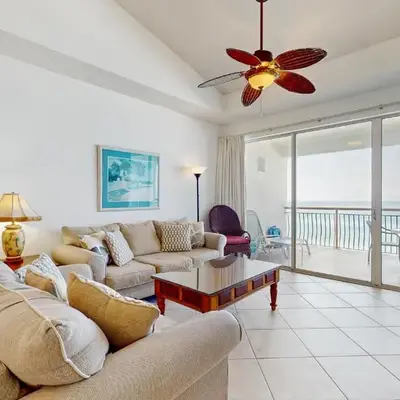 Gorgeous beach condo with furnished balcony panoramic view & pickleball