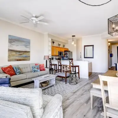 Beautiful 2nd-floor condo in Seagrove Beach with beach ambience & pickleball