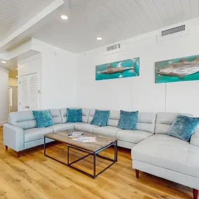 Gulf-front view & spacious condo with wraparound balcony & pickleball