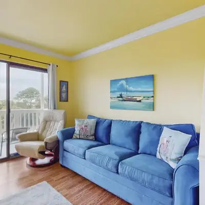 Beachview studio with full kitchen shared pool and beach access