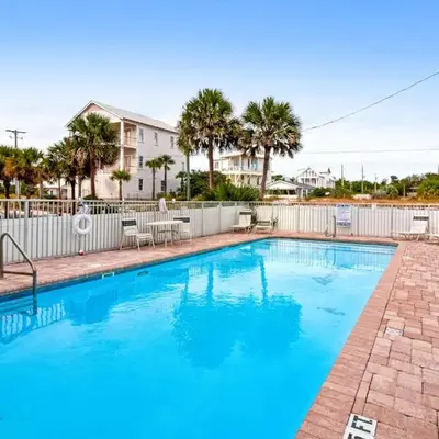 Oceanfront condo with pool access washer&dryer central AC and ocean view