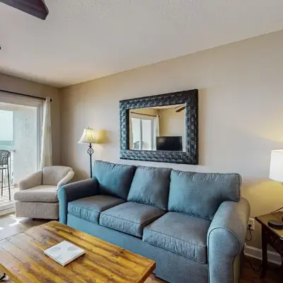 Charming gulf-front 2nd floor condo in South Walton Outdoor showers on-site