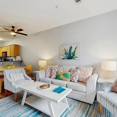 Pool-view condo with private balcony washer and dryer Wifi