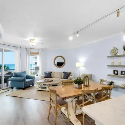 Lovely waterfront condo with balcony pool hot tub & pickleball