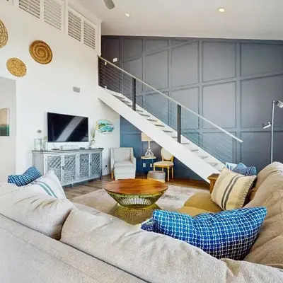 Ideally located beachfront home with balcony washer&dryer AC & amazing views