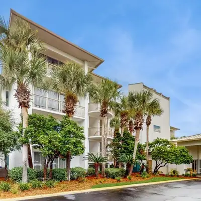 Water-view condo with pool hot tub & pickleball