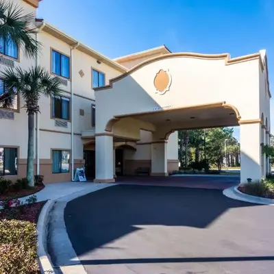 Comfort Suites