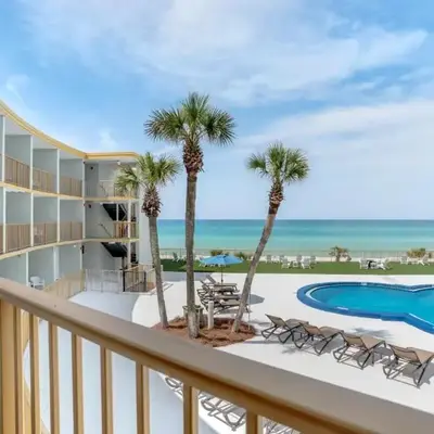 Chateau Beachfront Hotel