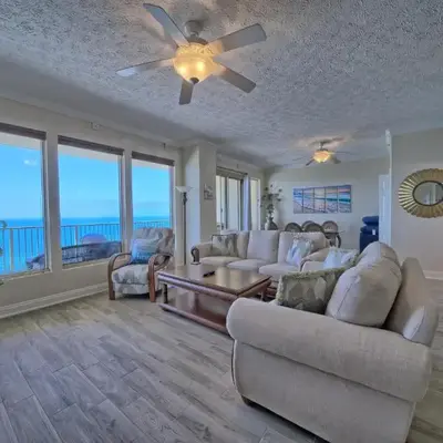 Marvelous Condo with Beachside Pool and Free Poolside WiFi - Unit 0902