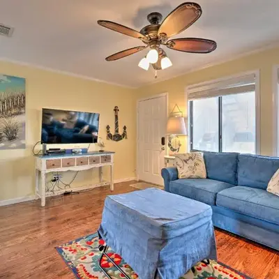 Convenient PCB Condo with Pool Access Walk to Beach