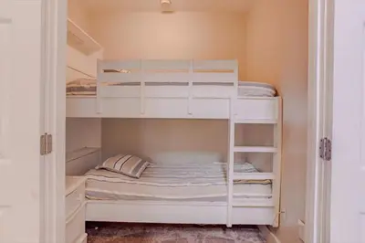 a room with two bunk beds in a room at Amazing Place - 1232960 in Santa Rosa Beach
