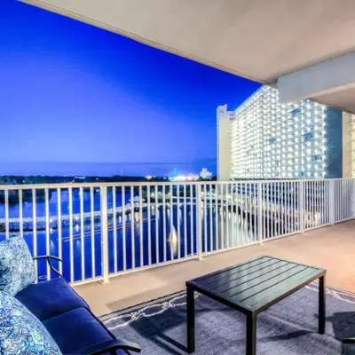 Laketown Wharf 734 By Aneliya