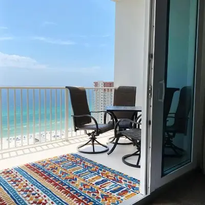 Laketown Wharf 2118
