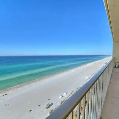Cozy Oceanfront Condo with Beachside Pool - Unit 1602
