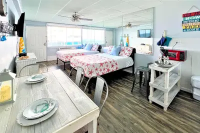 Gallery image of Breezy PCB Studio with Direct Beach Access! in Panama City Beach