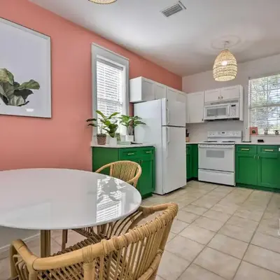 Easy Walk to Seagrove Beach Beverly Bungalow