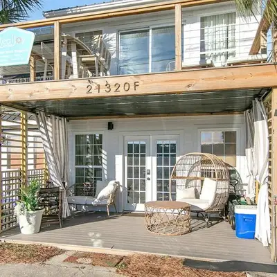 Modern Beach Bungalow