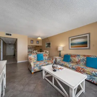Edgewater Leeward #302