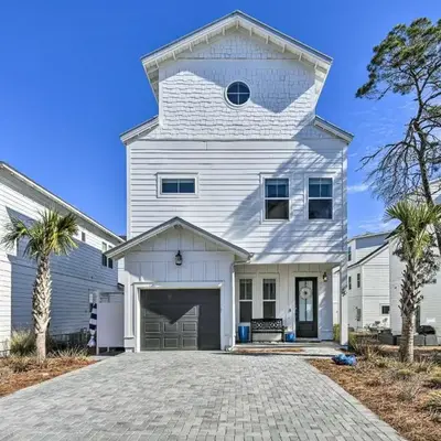 Inlet Beach Escape about half Mi to Beach Access!