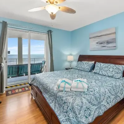 Large Balcony! Gulf Front Master Suite! Many Amenities On-Site!