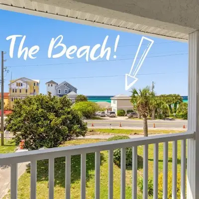 Vacation in This Gorgeous 2-Story Home! 3 BR 3 BA! Sleeps 8!