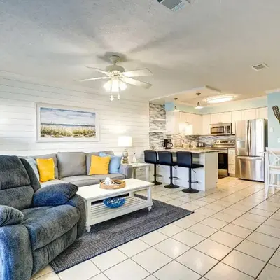 Walkable Panama City Beach Condo with Pool Access!