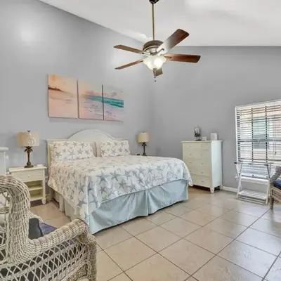 2 BR townhome w/private patio